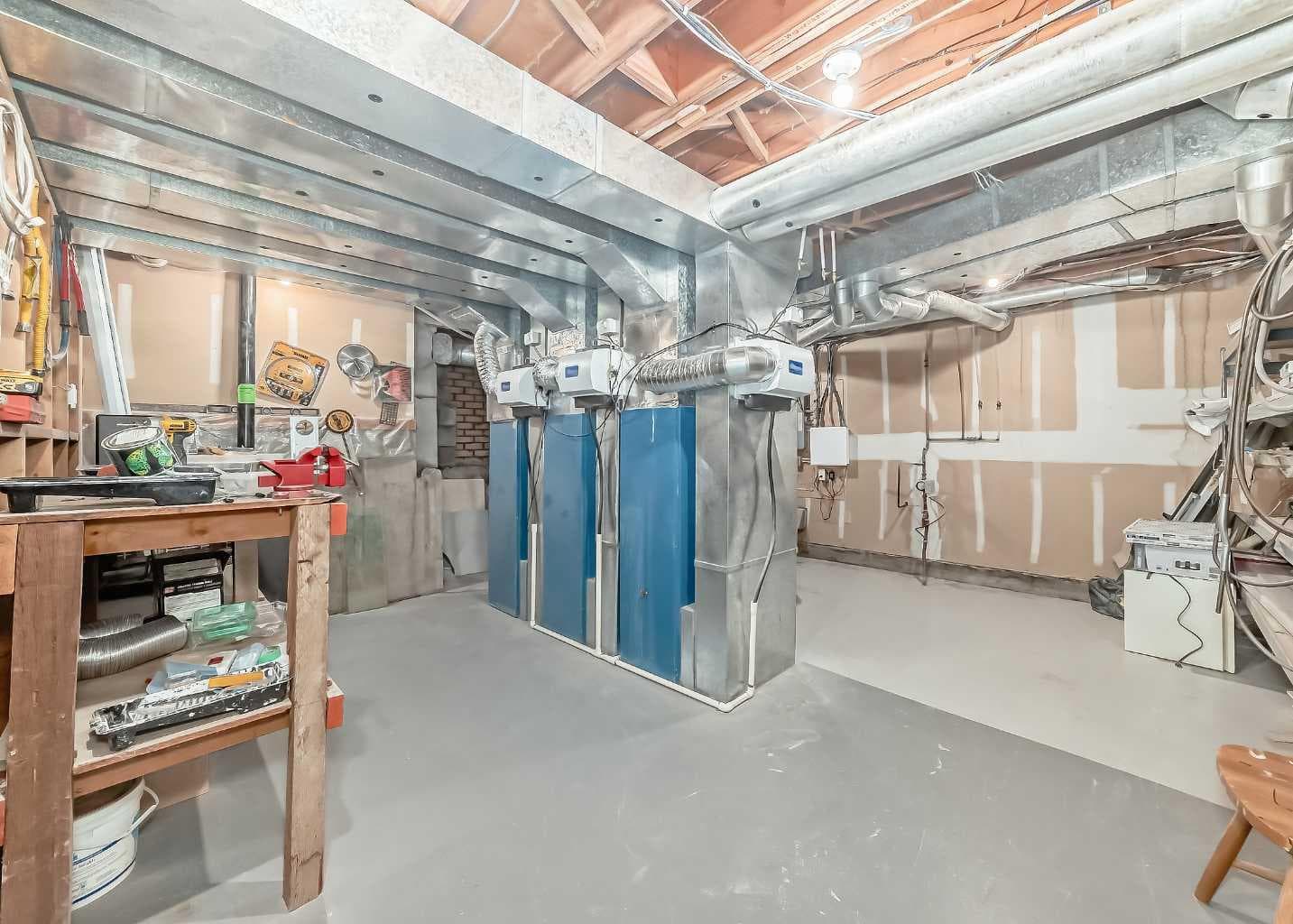 56 Patterson Crescent SW