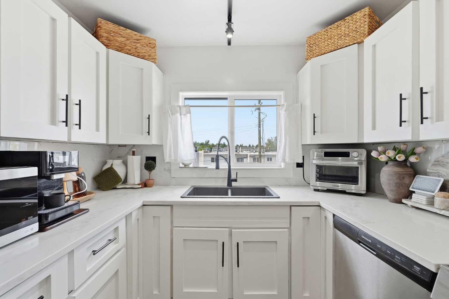 217, 335 Garry Crescent NE