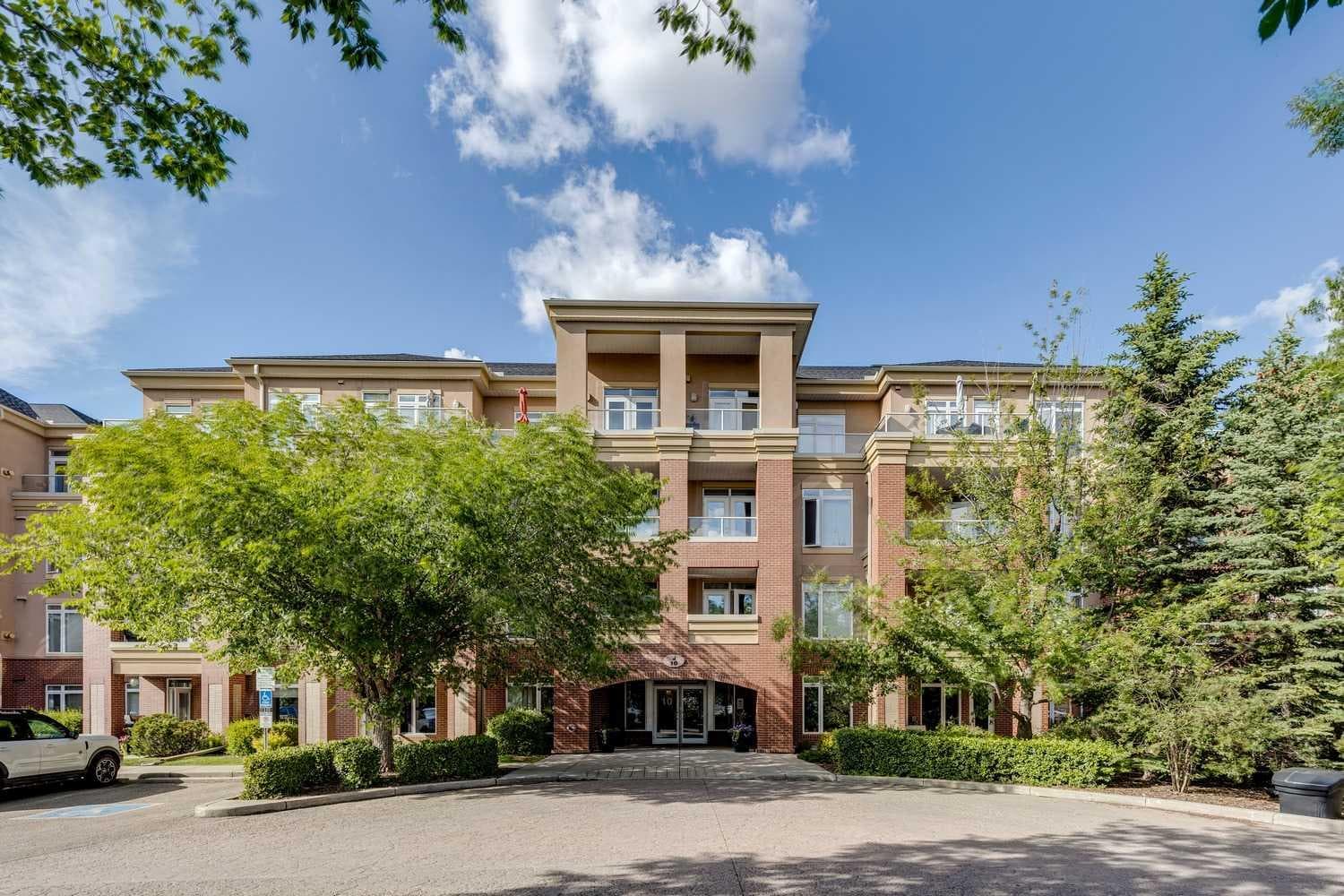 303, 10 Hemlock Crescent SW