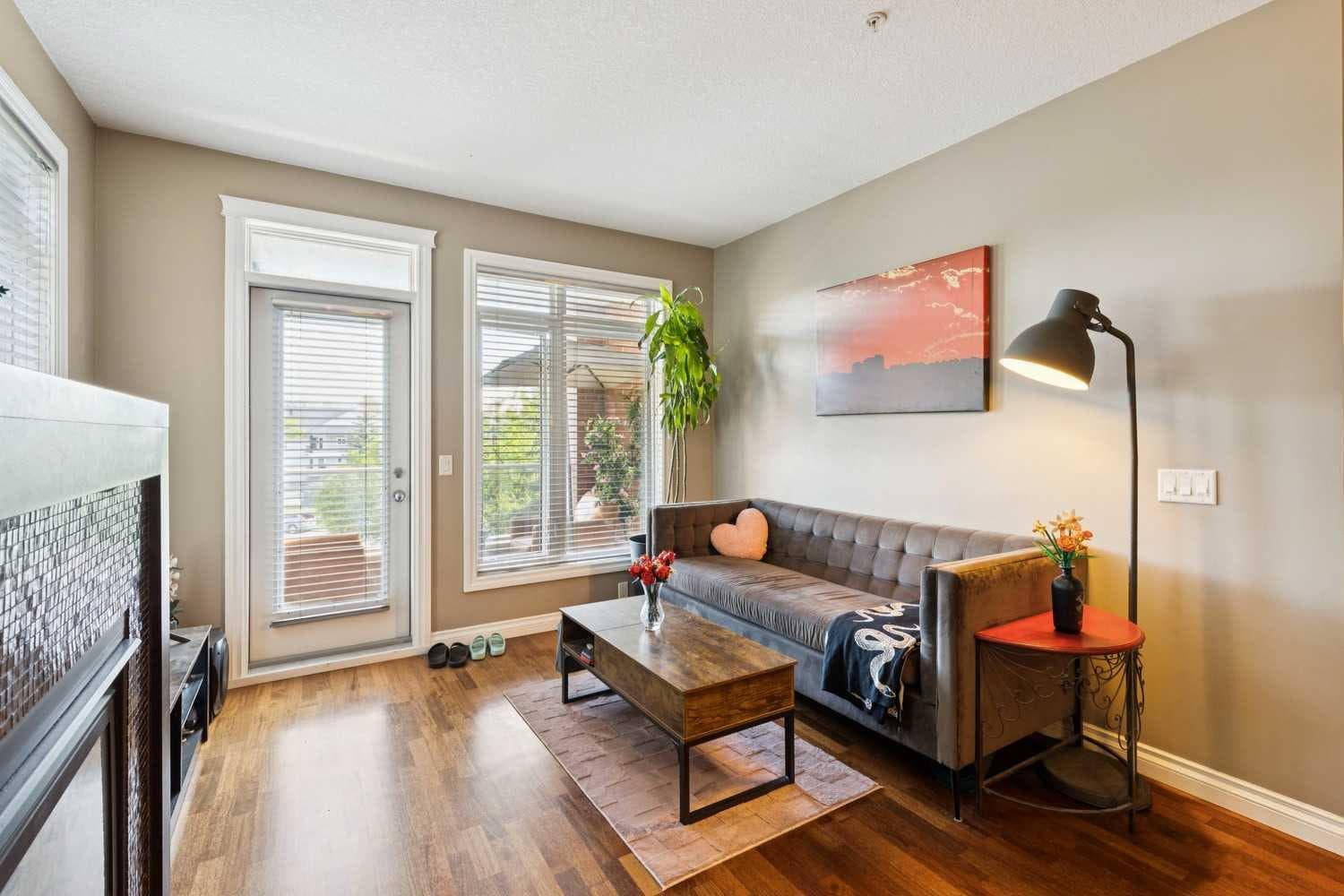 303, 10 Hemlock Crescent SW