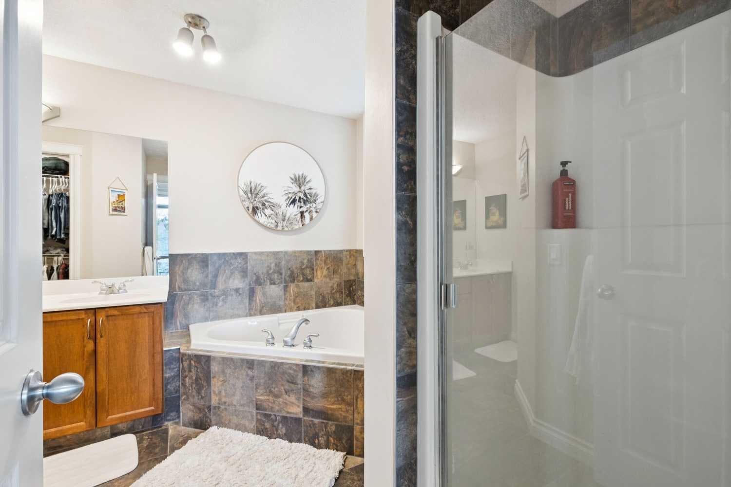 303, 10 Hemlock Crescent SW