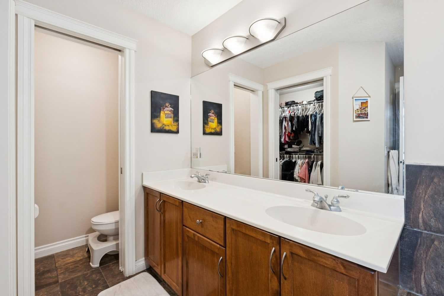 303, 10 Hemlock Crescent SW
