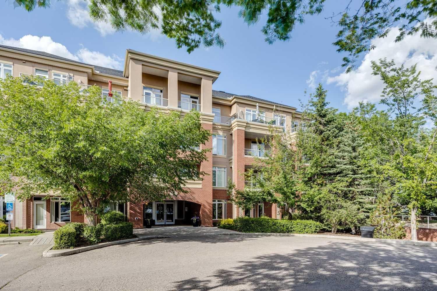 303, 10 Hemlock Crescent SW