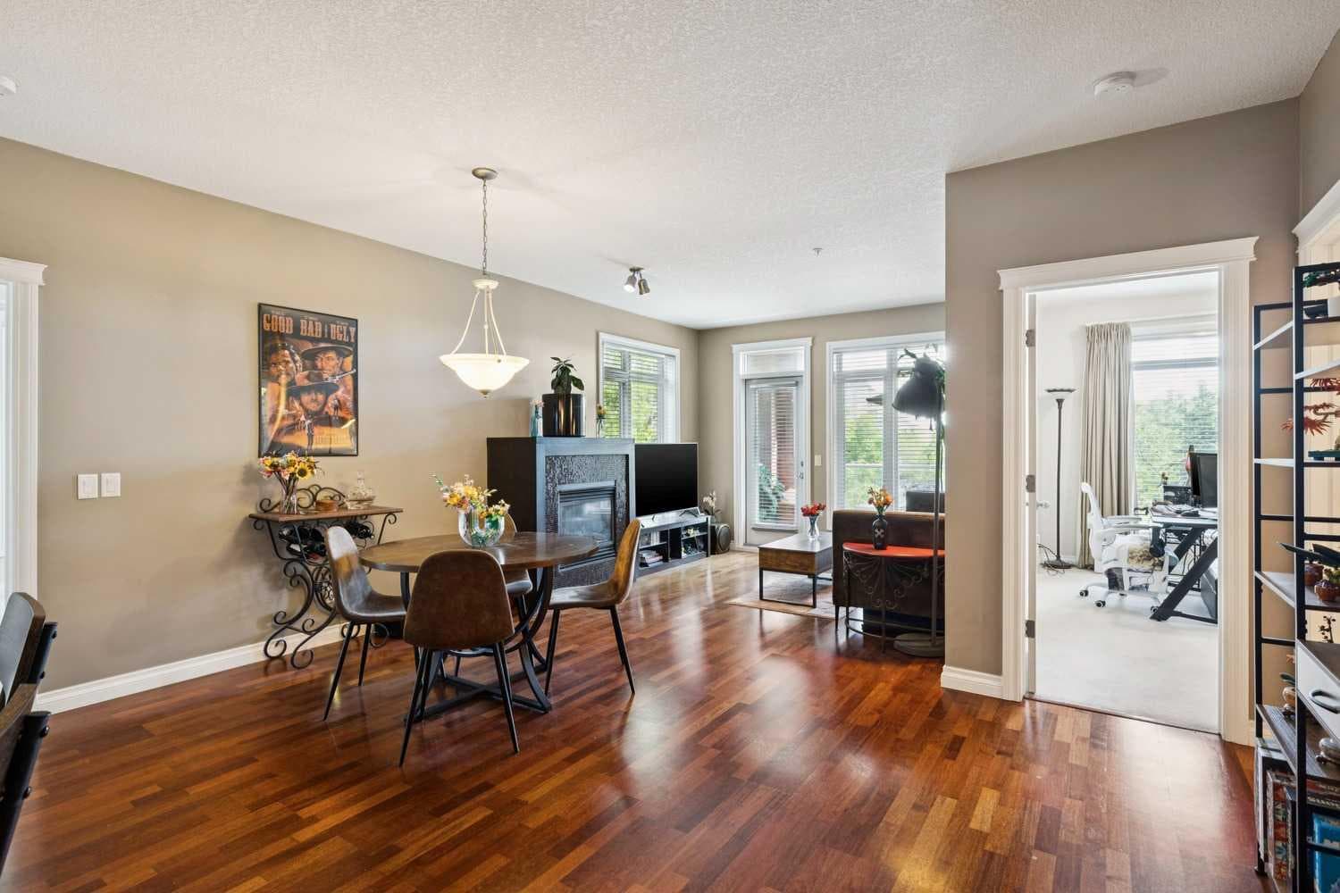303, 10 Hemlock Crescent SW
