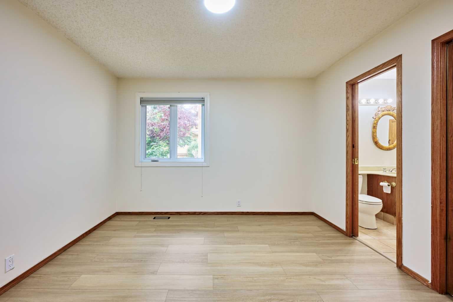7 Suncastle Crescent SE