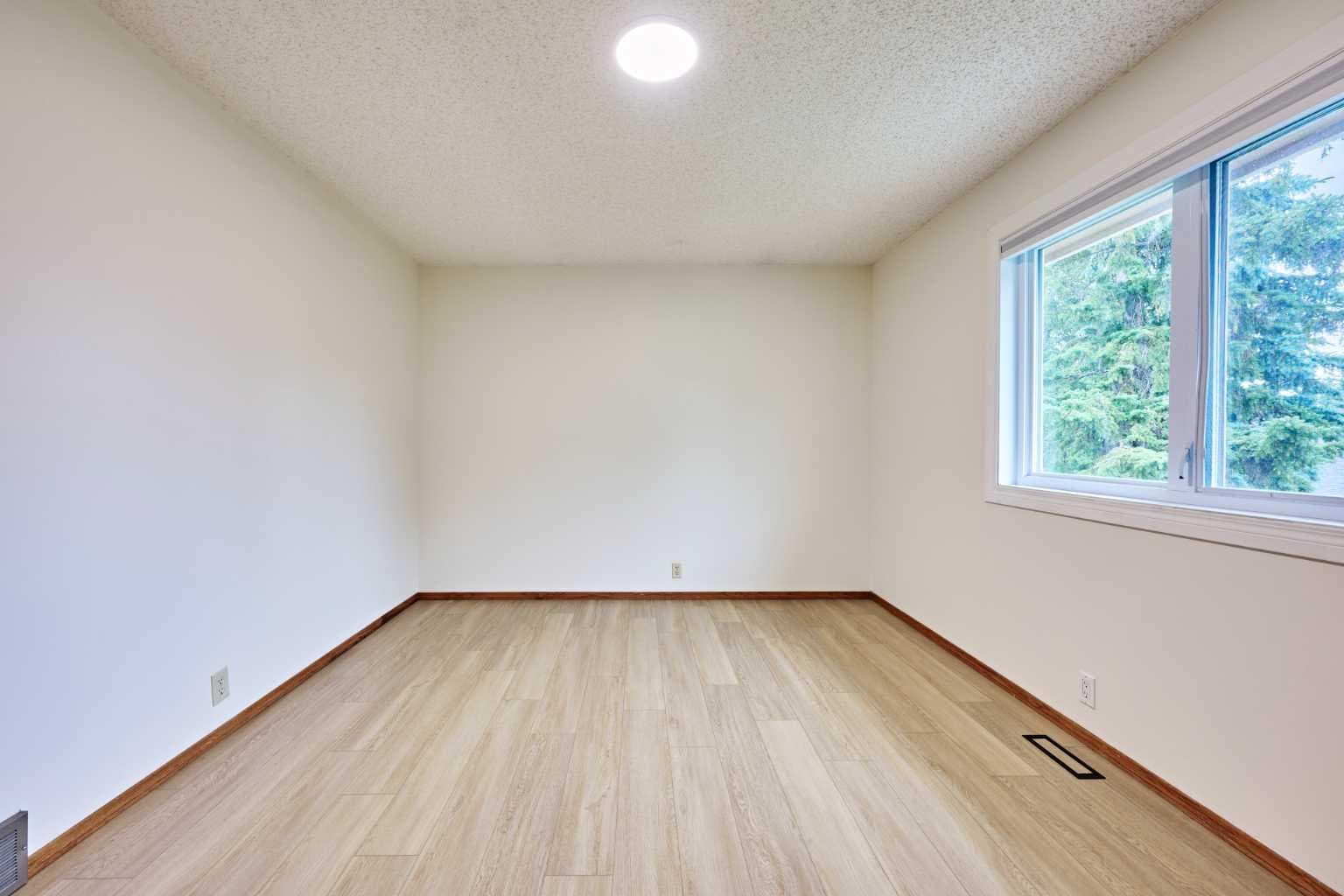 7 Suncastle Crescent SE