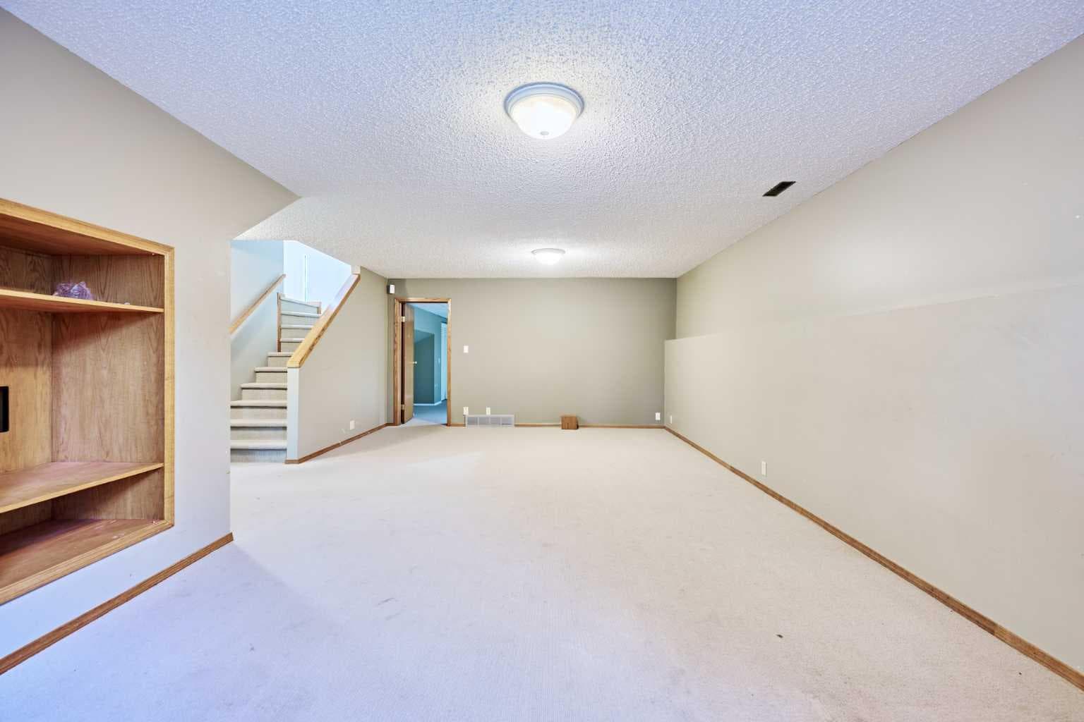 7 Suncastle Crescent SE