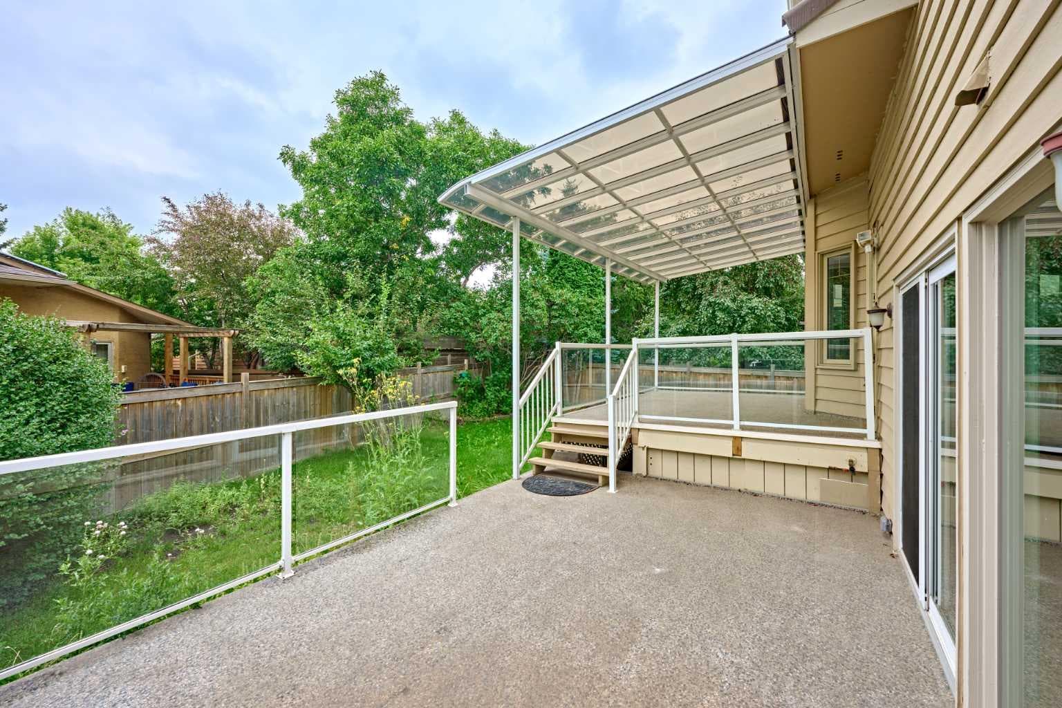 7 Suncastle Crescent SE