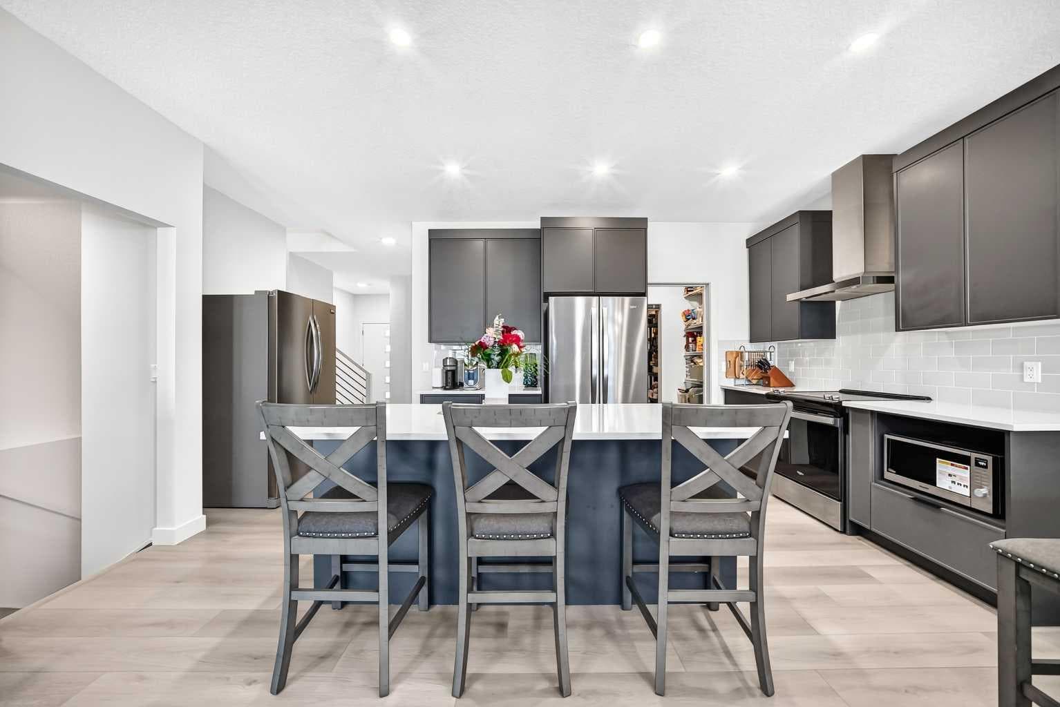 27 Belvedere Point SE