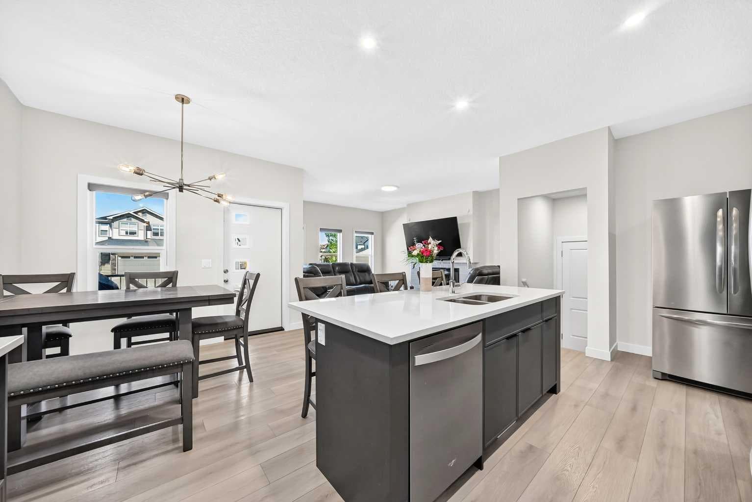 27 Belvedere Point SE