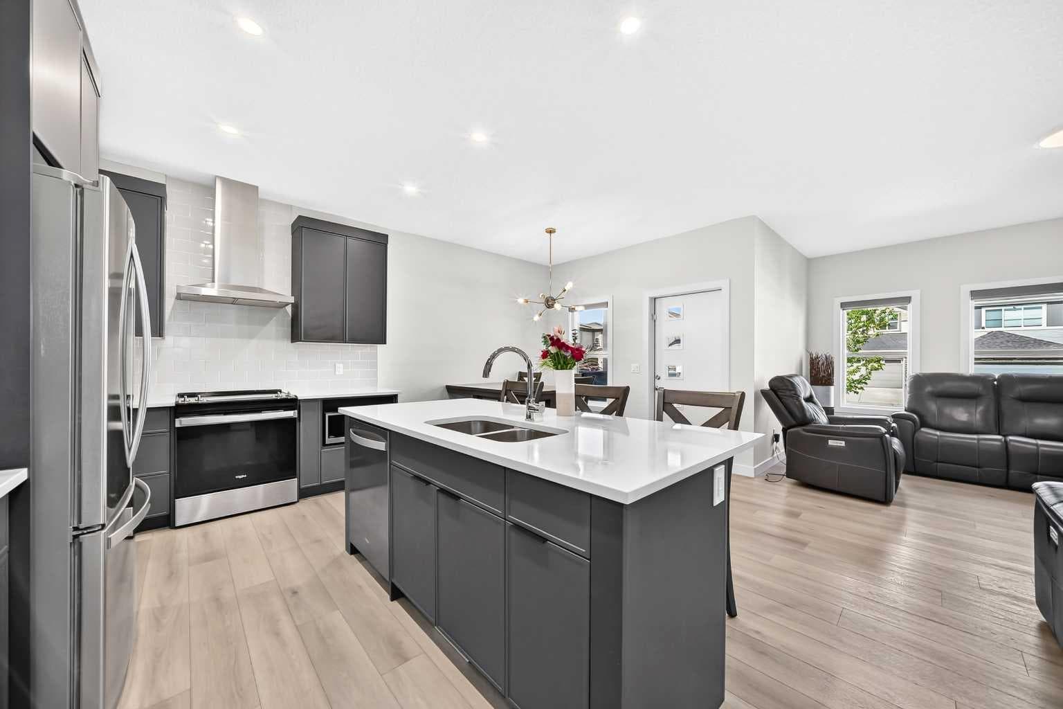 27 Belvedere Point SE
