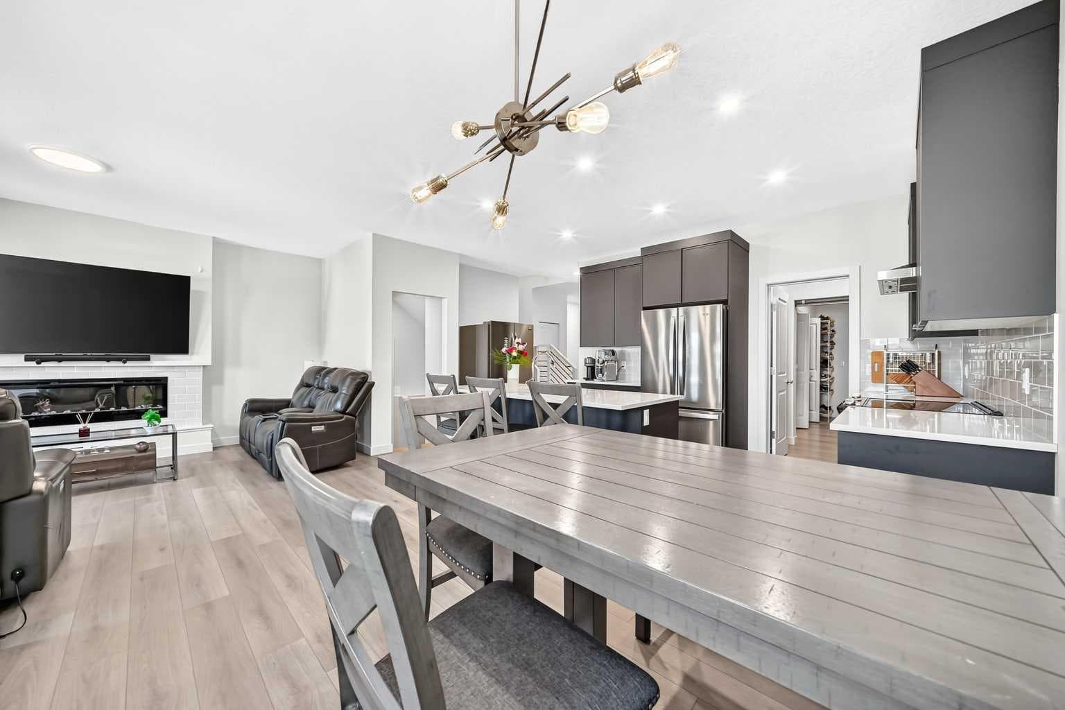 27 Belvedere Point SE