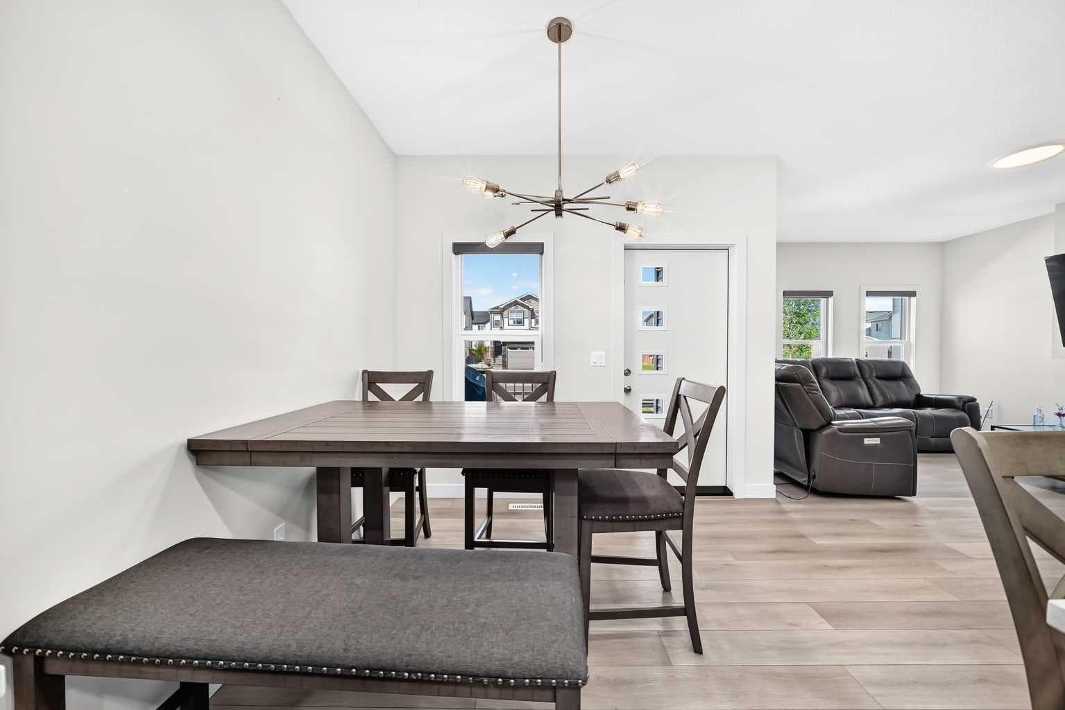 27 Belvedere Point SE