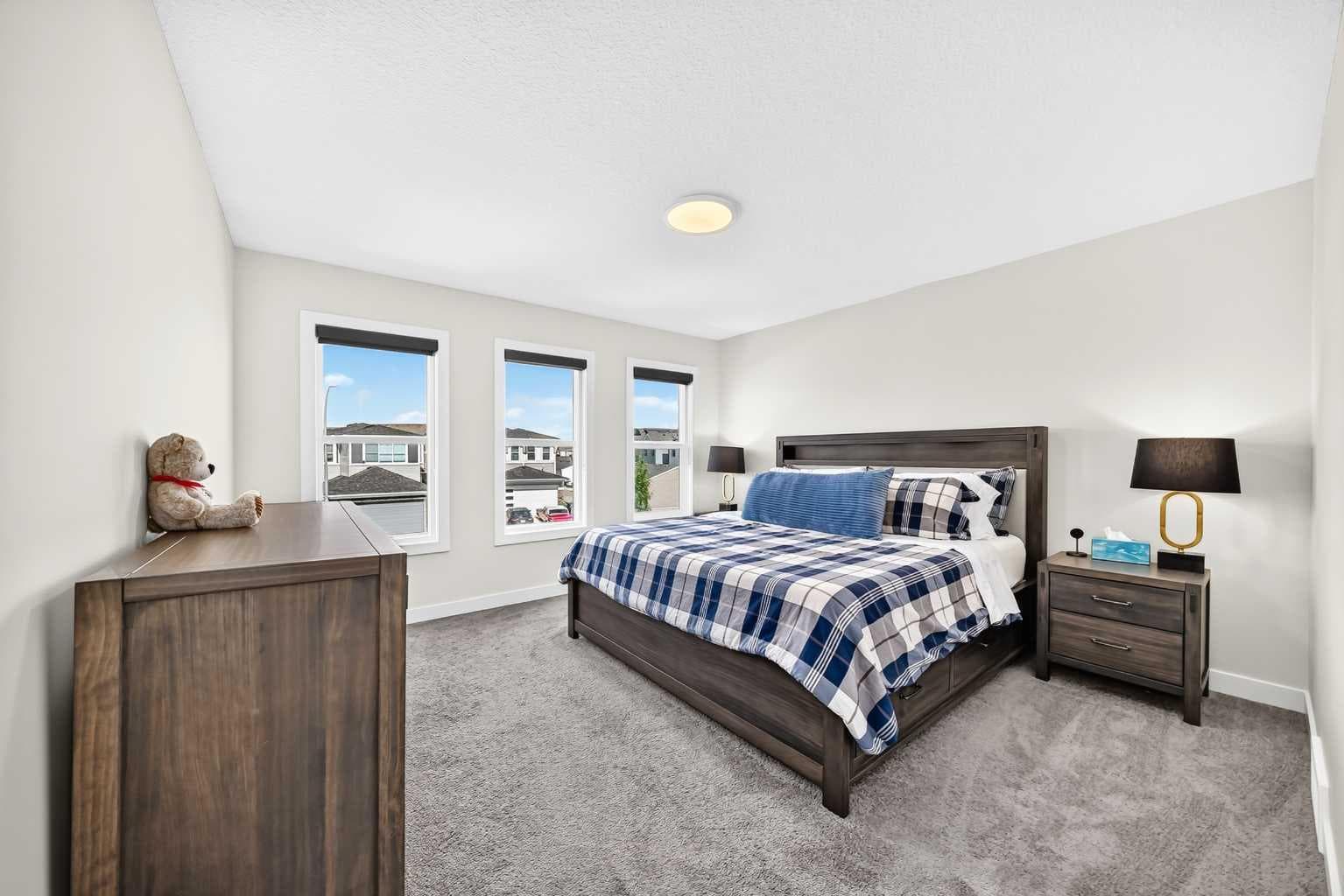 27 Belvedere Point SE