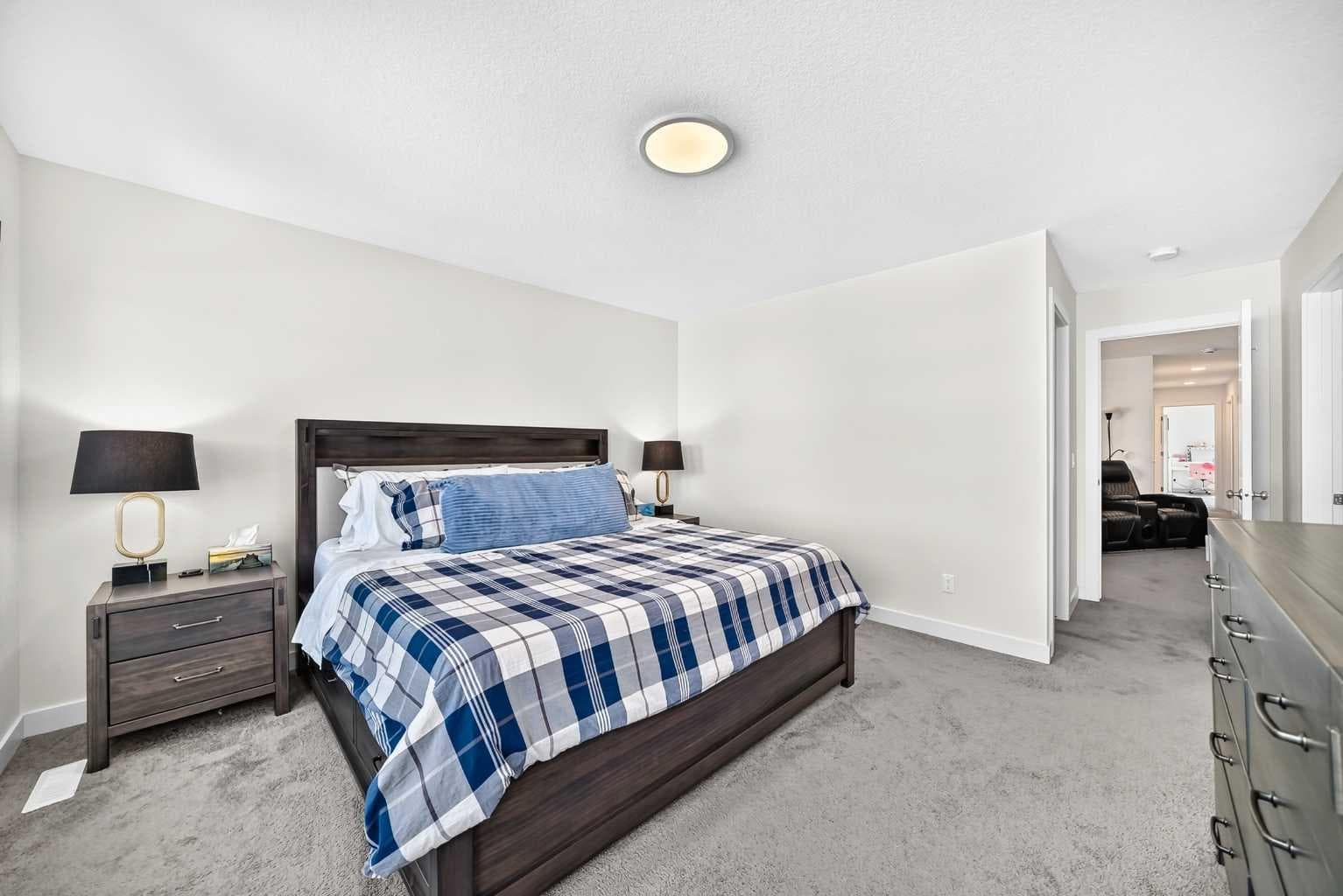 27 Belvedere Point SE