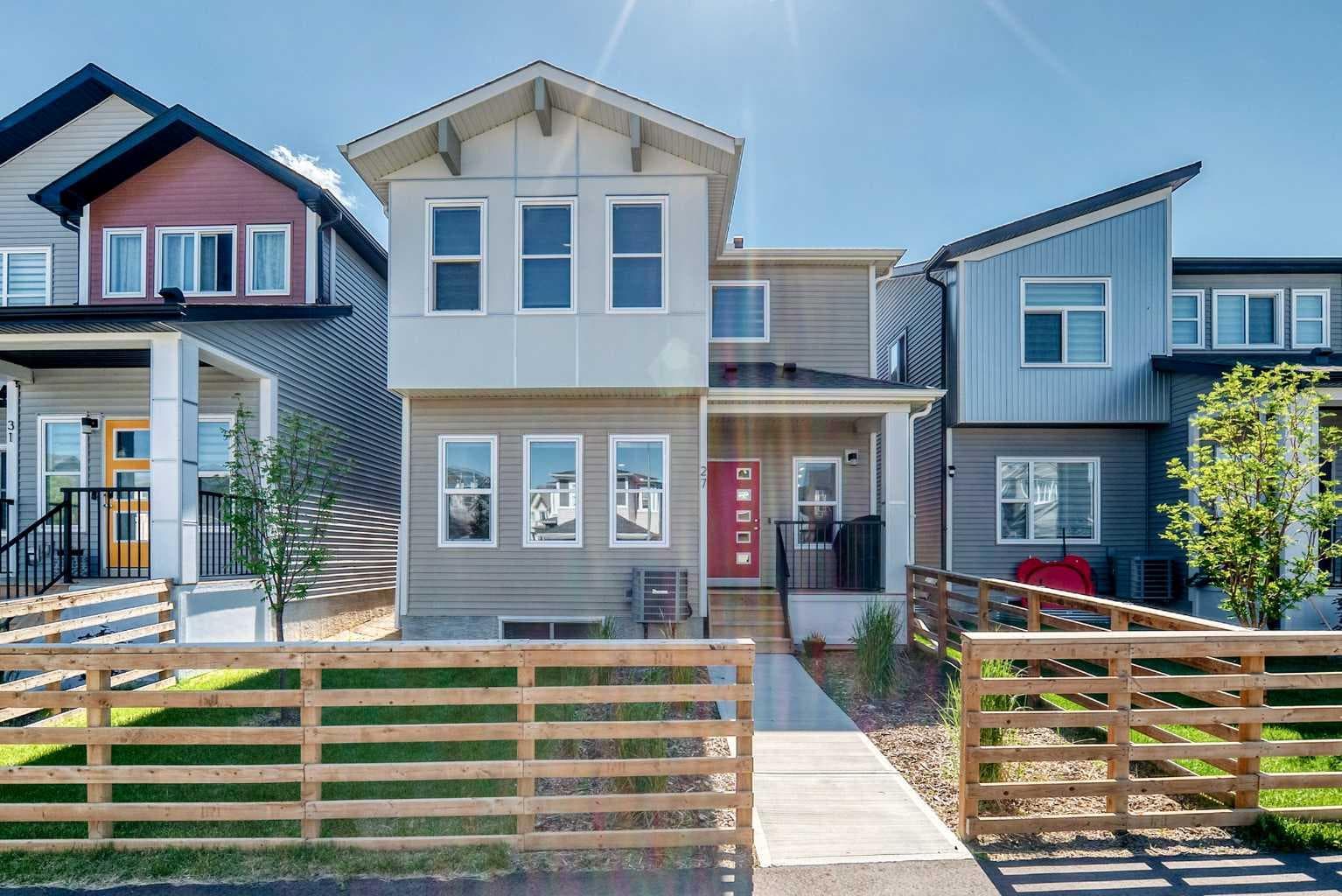 27 Belvedere Point SE
