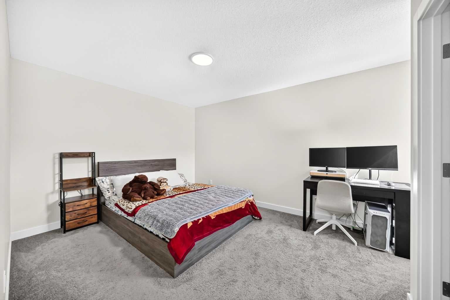 27 Belvedere Point SE