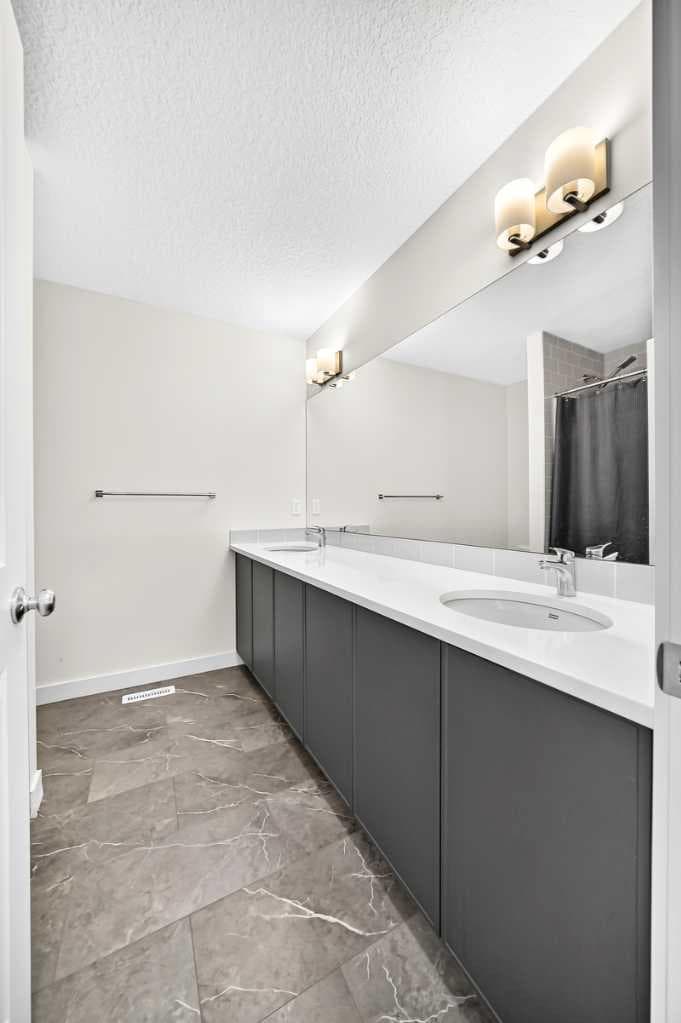 27 Belvedere Point SE