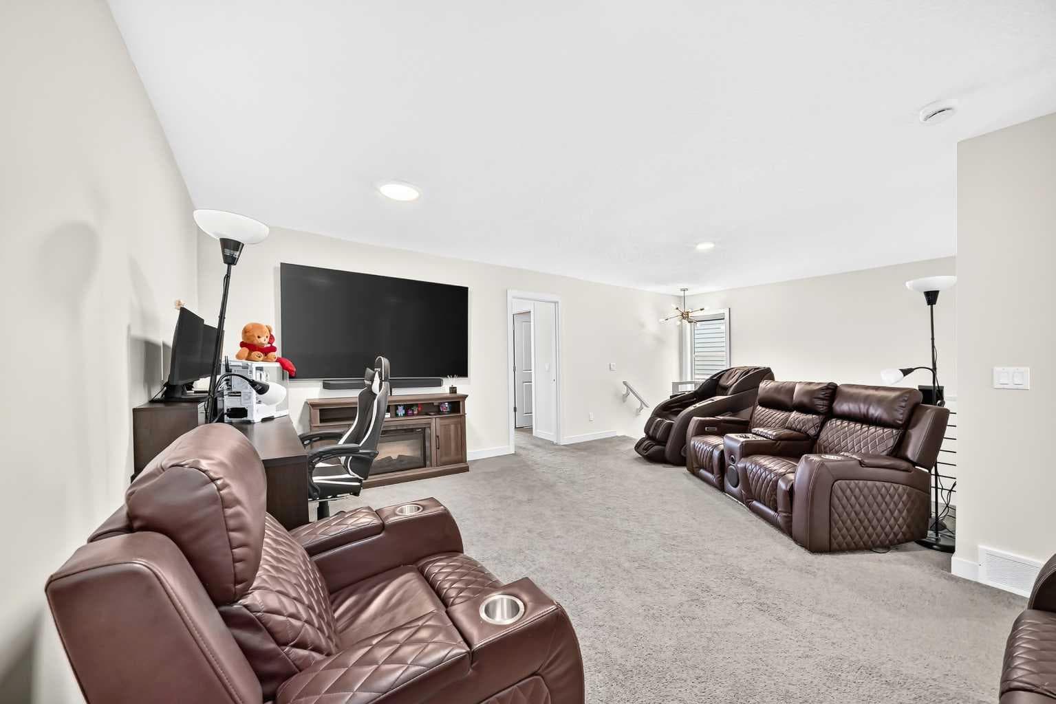 27 Belvedere Point SE