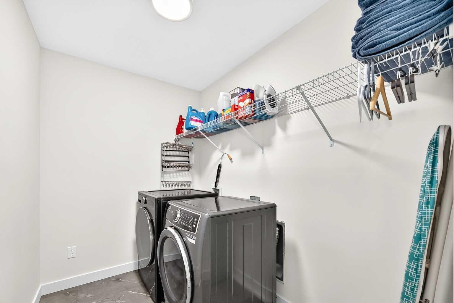 27 Belvedere Point SE