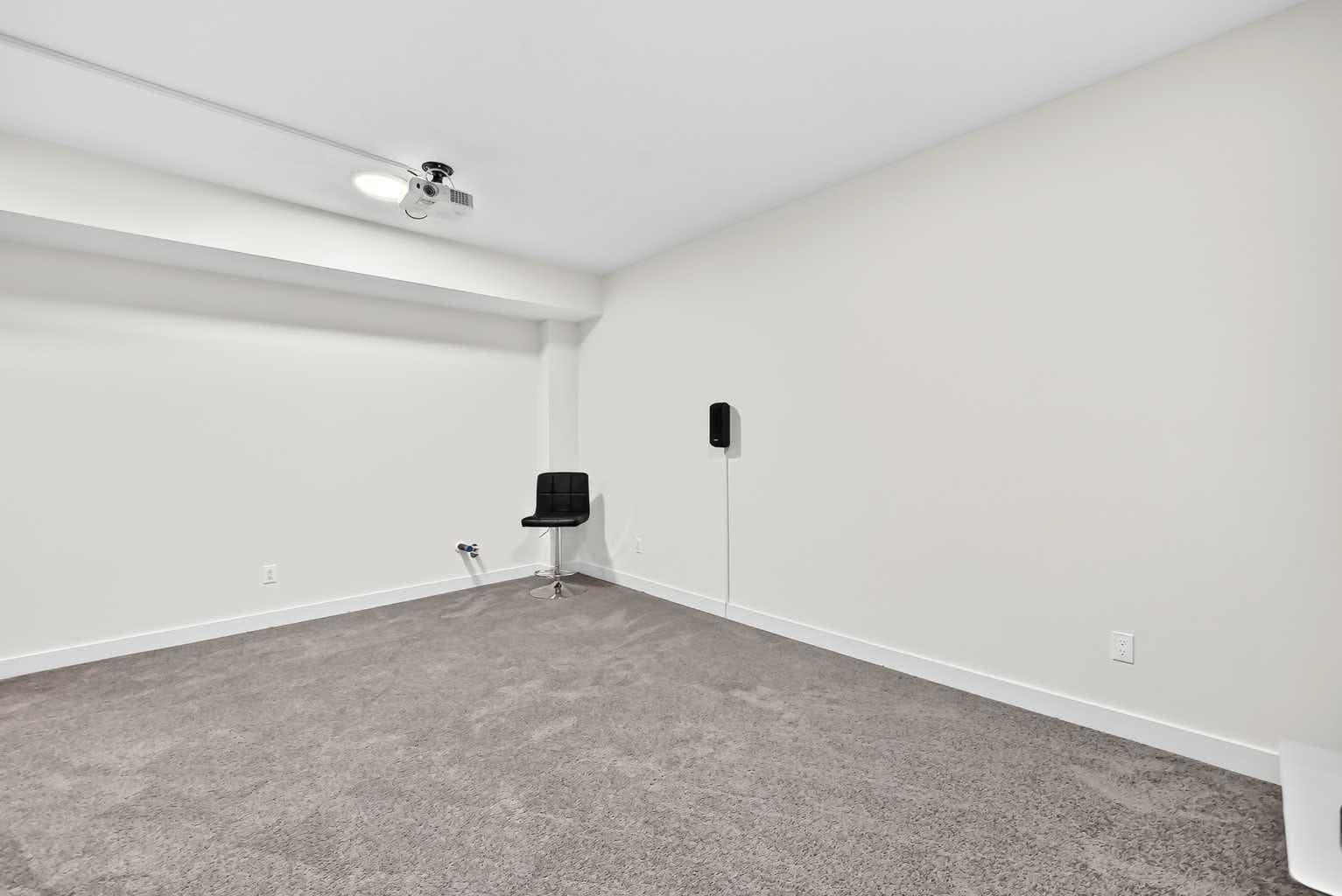 27 Belvedere Point SE