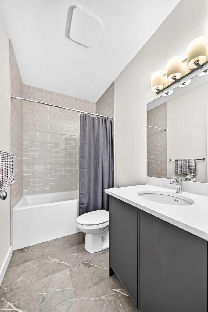 27 Belvedere Point SE