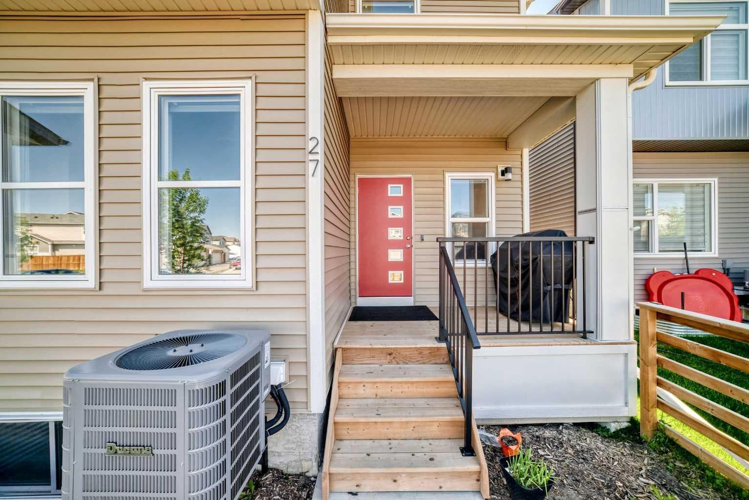 27 Belvedere Point SE