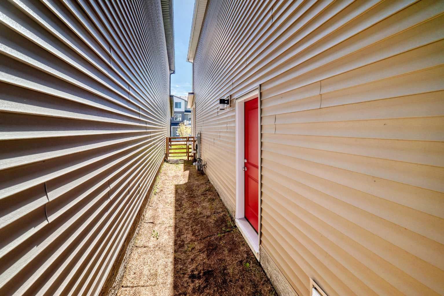 27 Belvedere Point SE