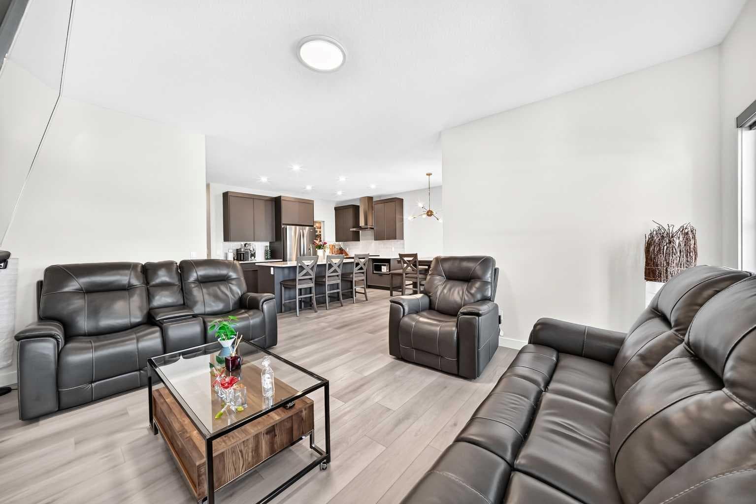 27 Belvedere Point SE