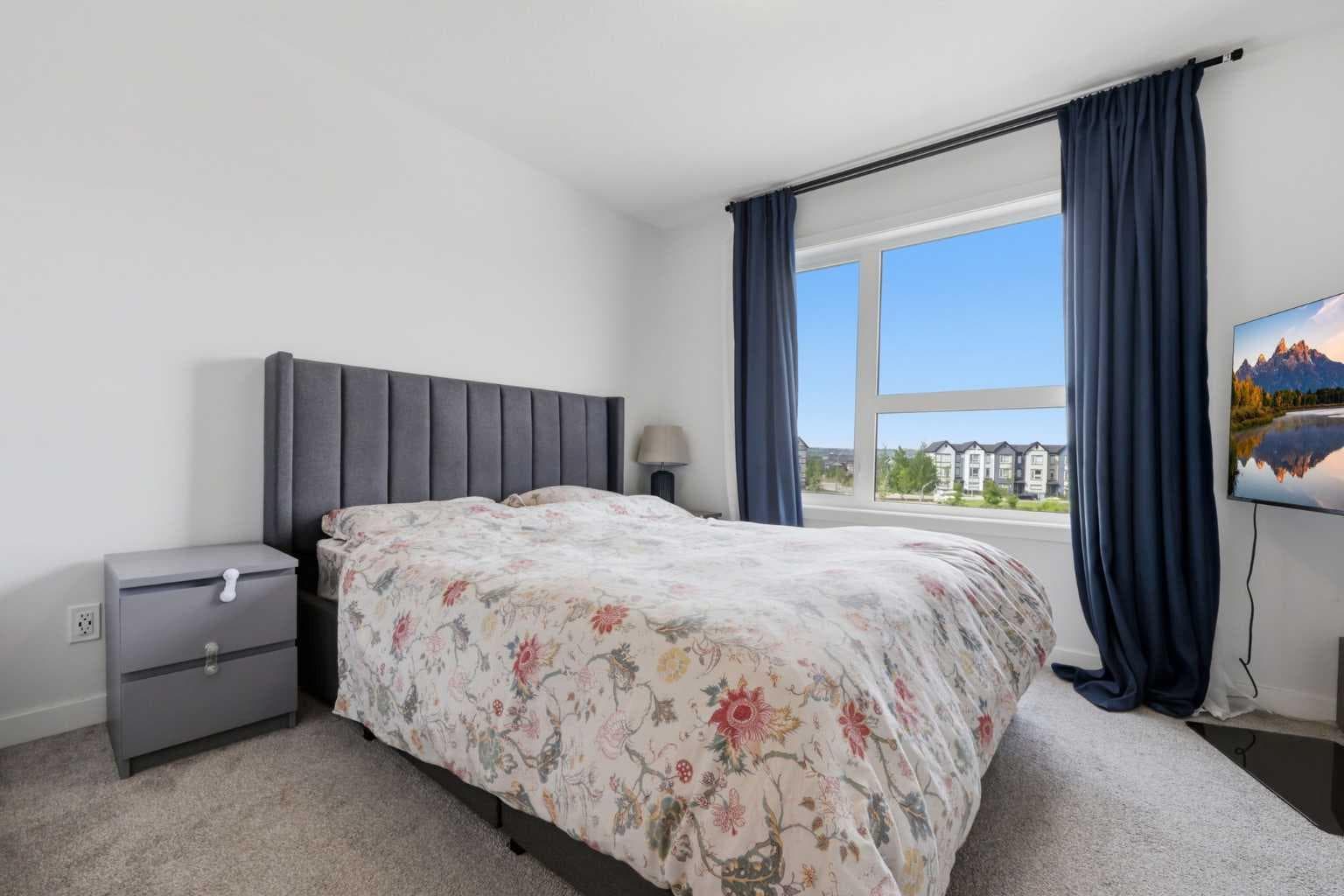 56 Evanscrest Manor NW