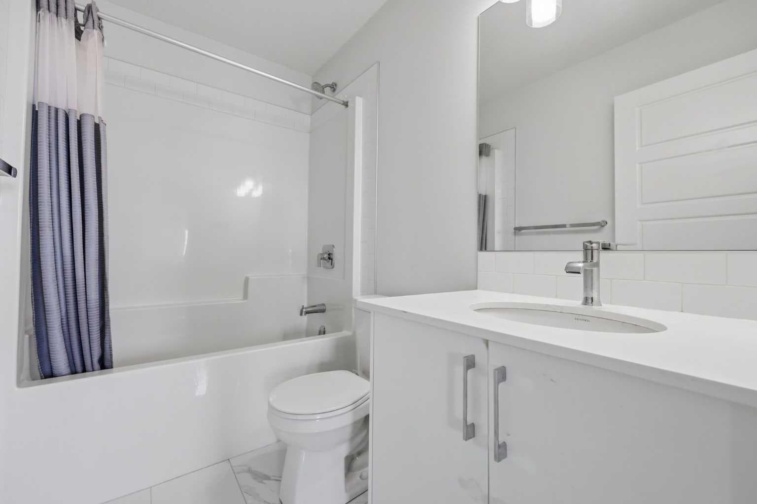 56 Evanscrest Manor NW