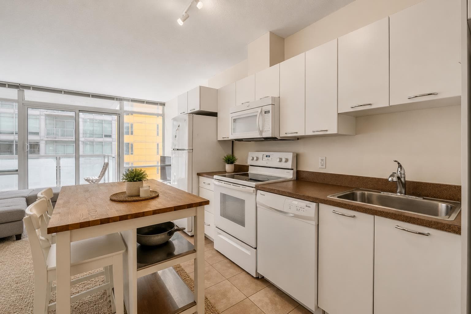 403, 3830 Brentwood Road NW