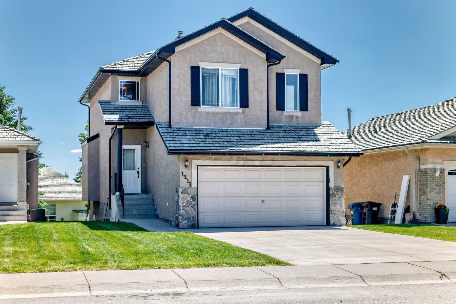 1210 Harvest Hills Drive NE