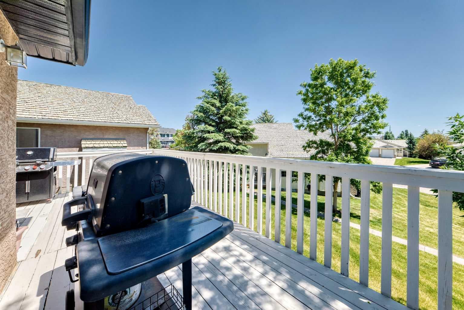 1210 Harvest Hills Drive NE