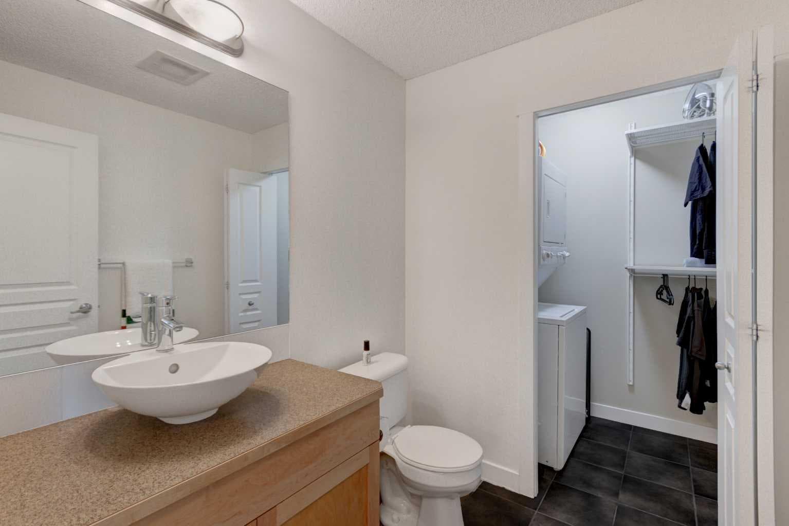 1222, 211 Aspen Stone Boulevard SW