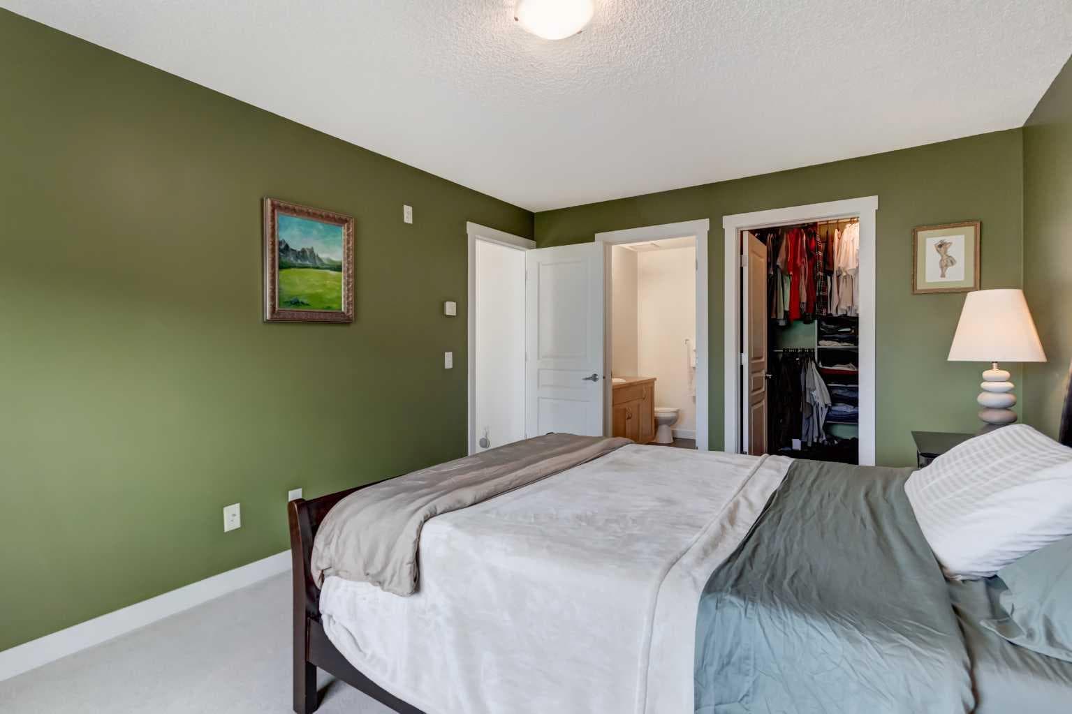 1222, 211 Aspen Stone Boulevard SW