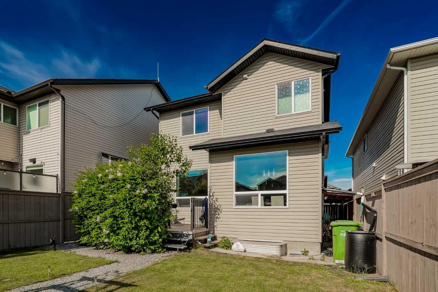 166 Hillcrest Circle SW