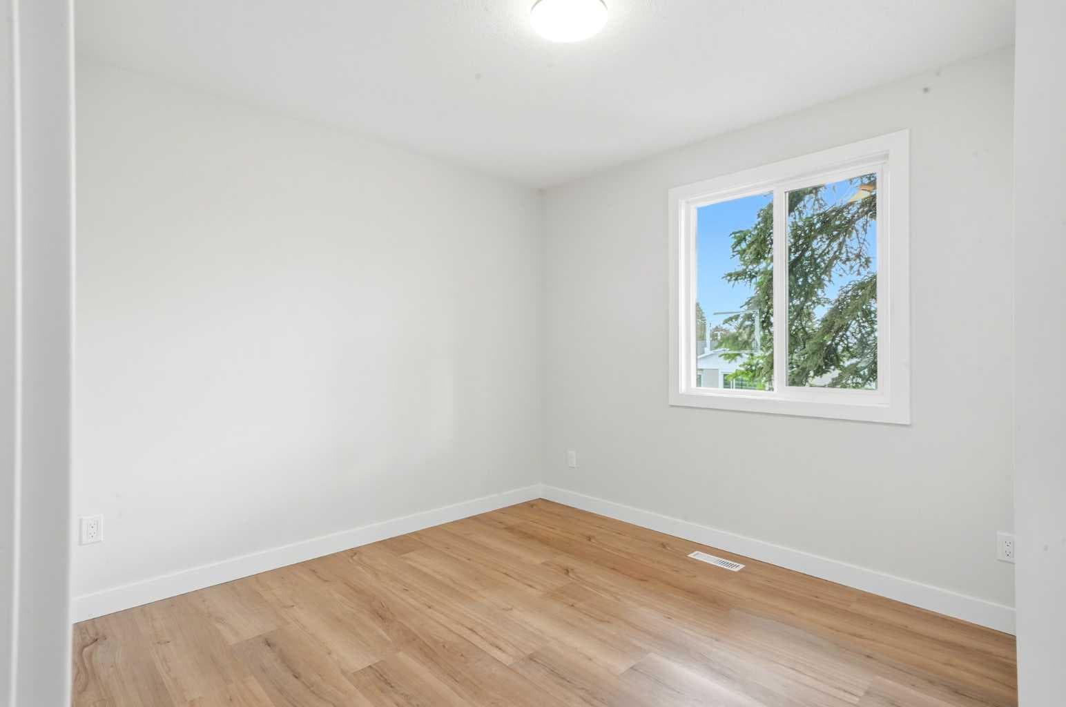 131 Fallswater Road NE