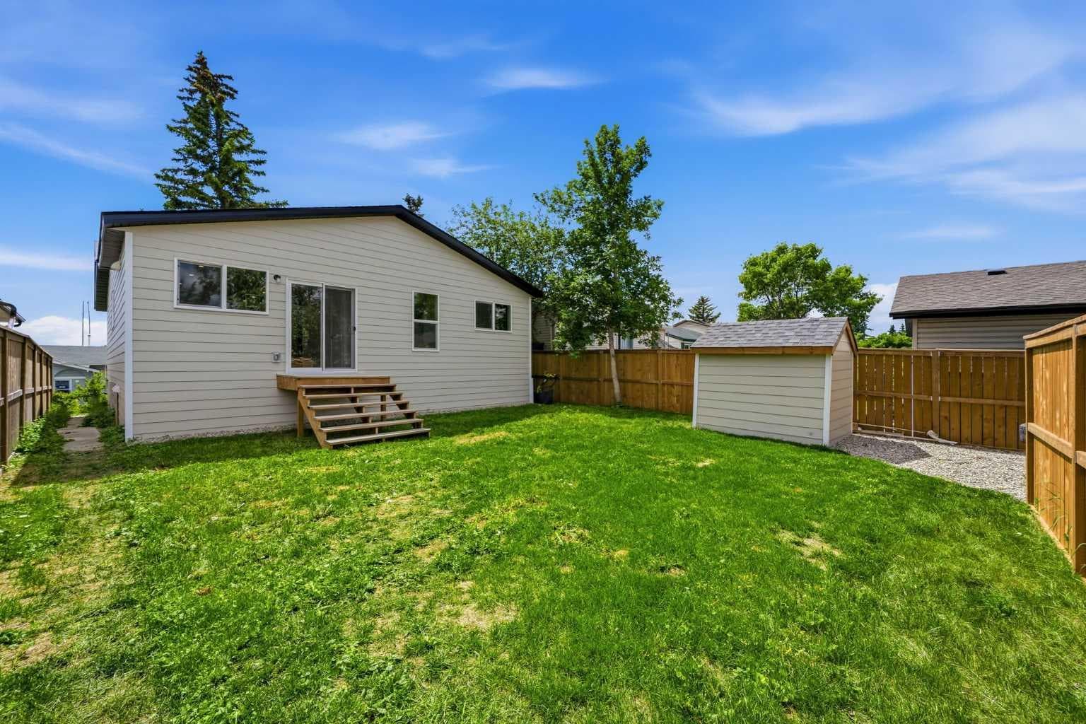 131 Fallswater Road NE