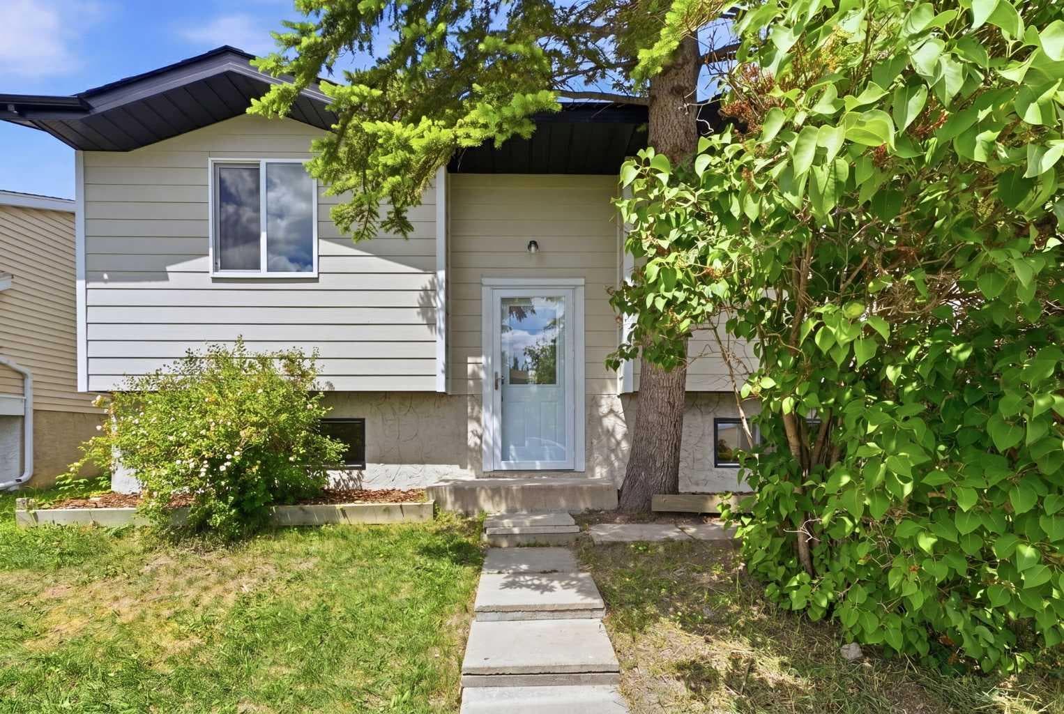 131 Fallswater Road NE