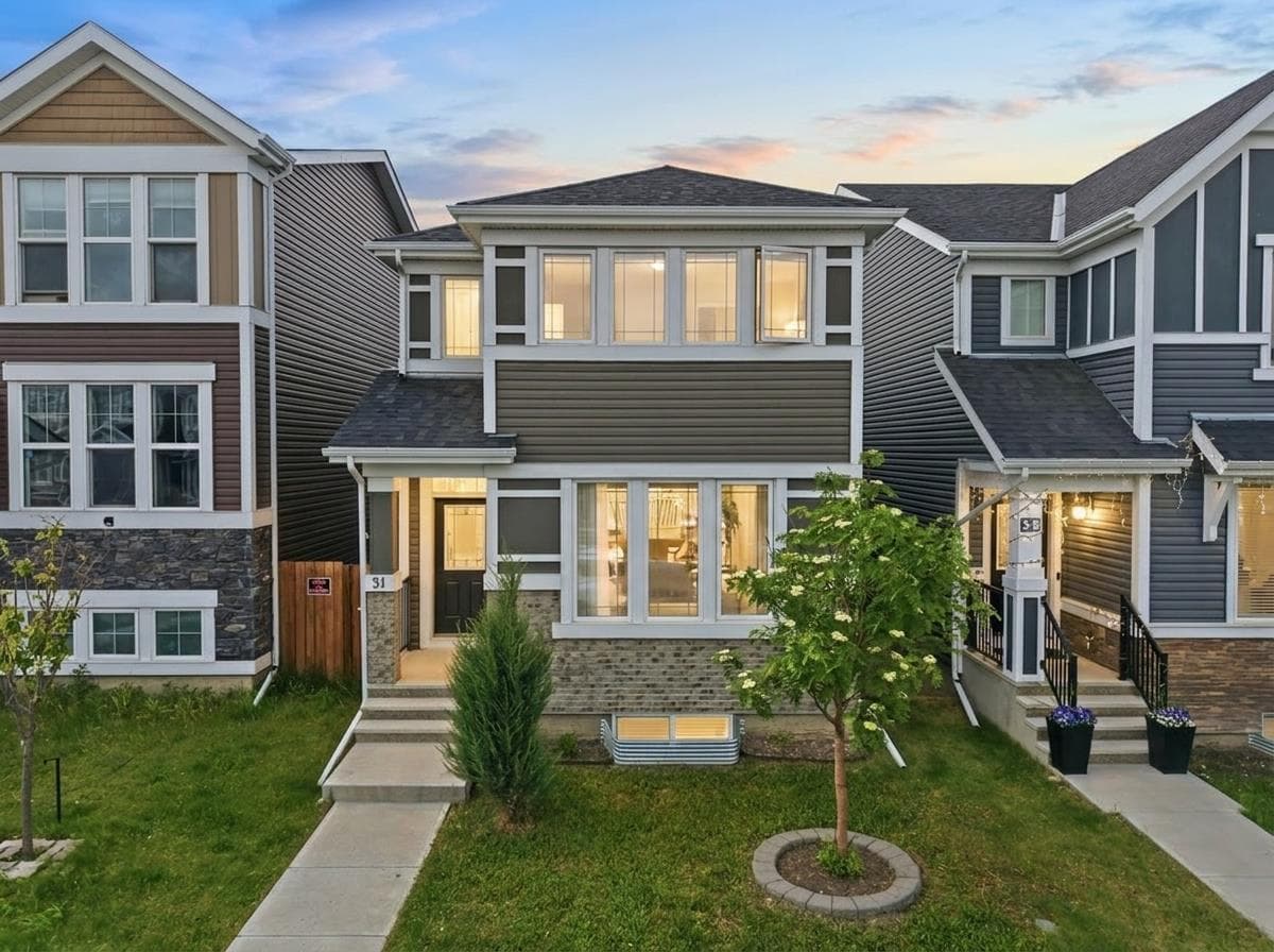 31 Red Embers Lane NE