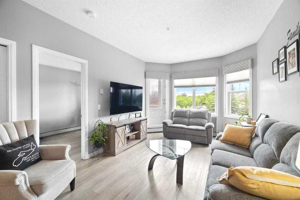 220, 8 Prestwick Pond Terrace SE