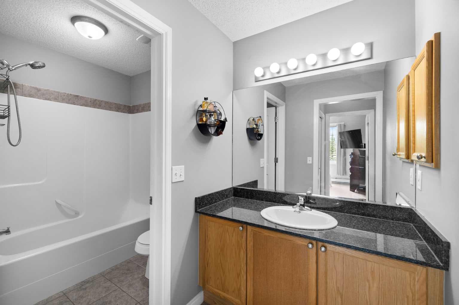 220, 8 Prestwick Pond Terrace SE