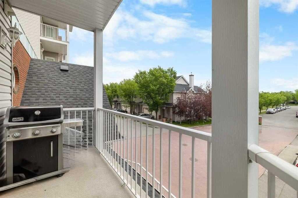 220, 8 Prestwick Pond Terrace SE