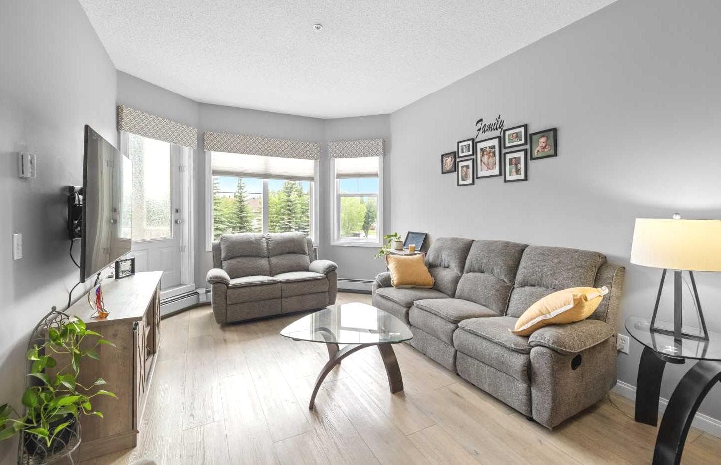 220, 8 Prestwick Pond Terrace SE