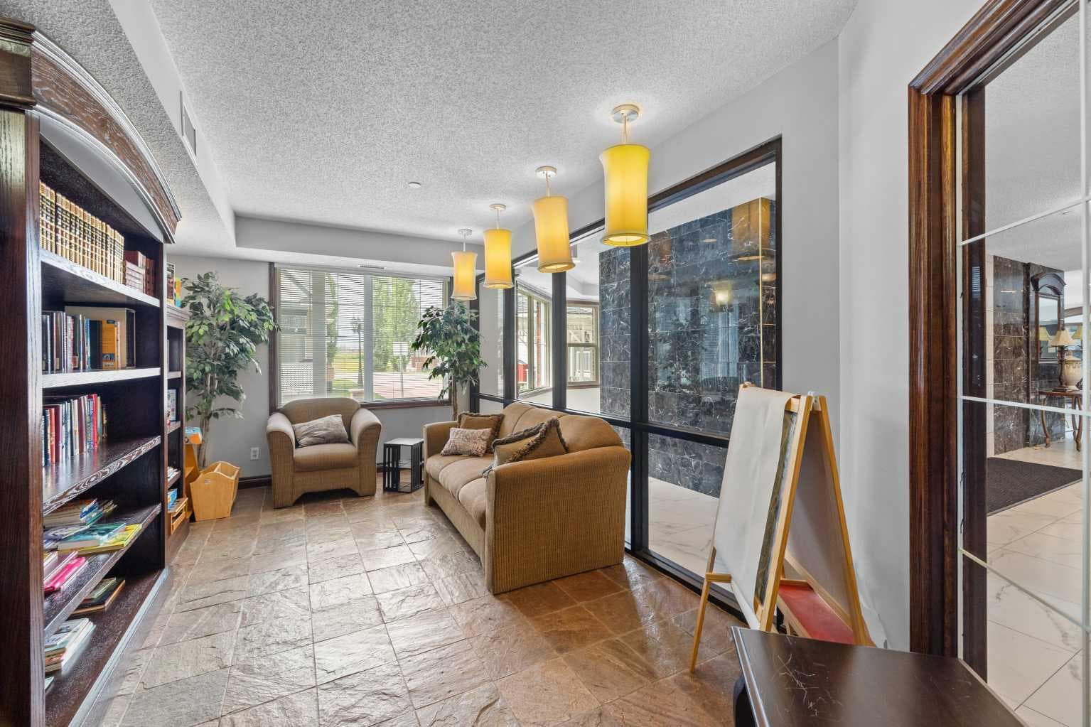 220, 8 Prestwick Pond Terrace SE