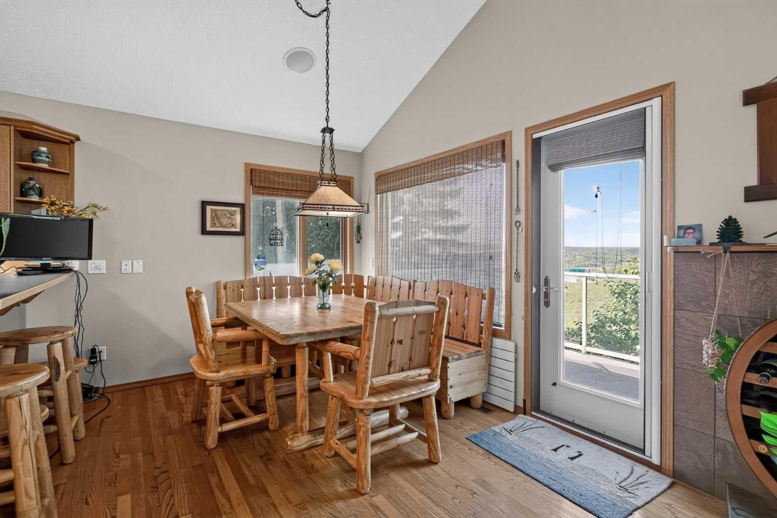 166 Scenic Ridge Crescent NW