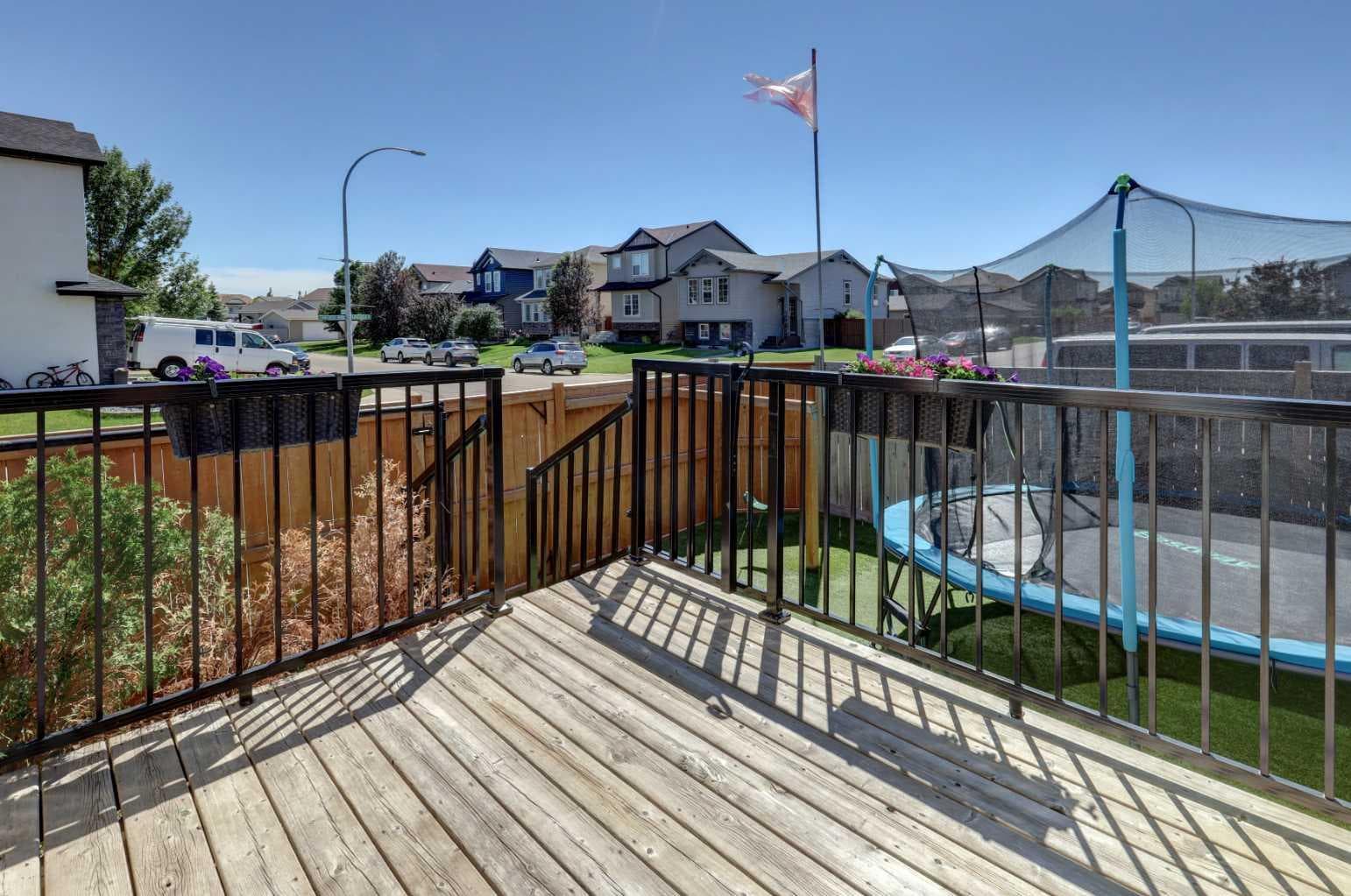 5 Covecreek Mews NE