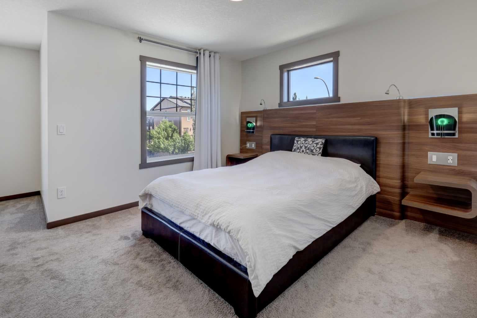 5 Covecreek Mews NE