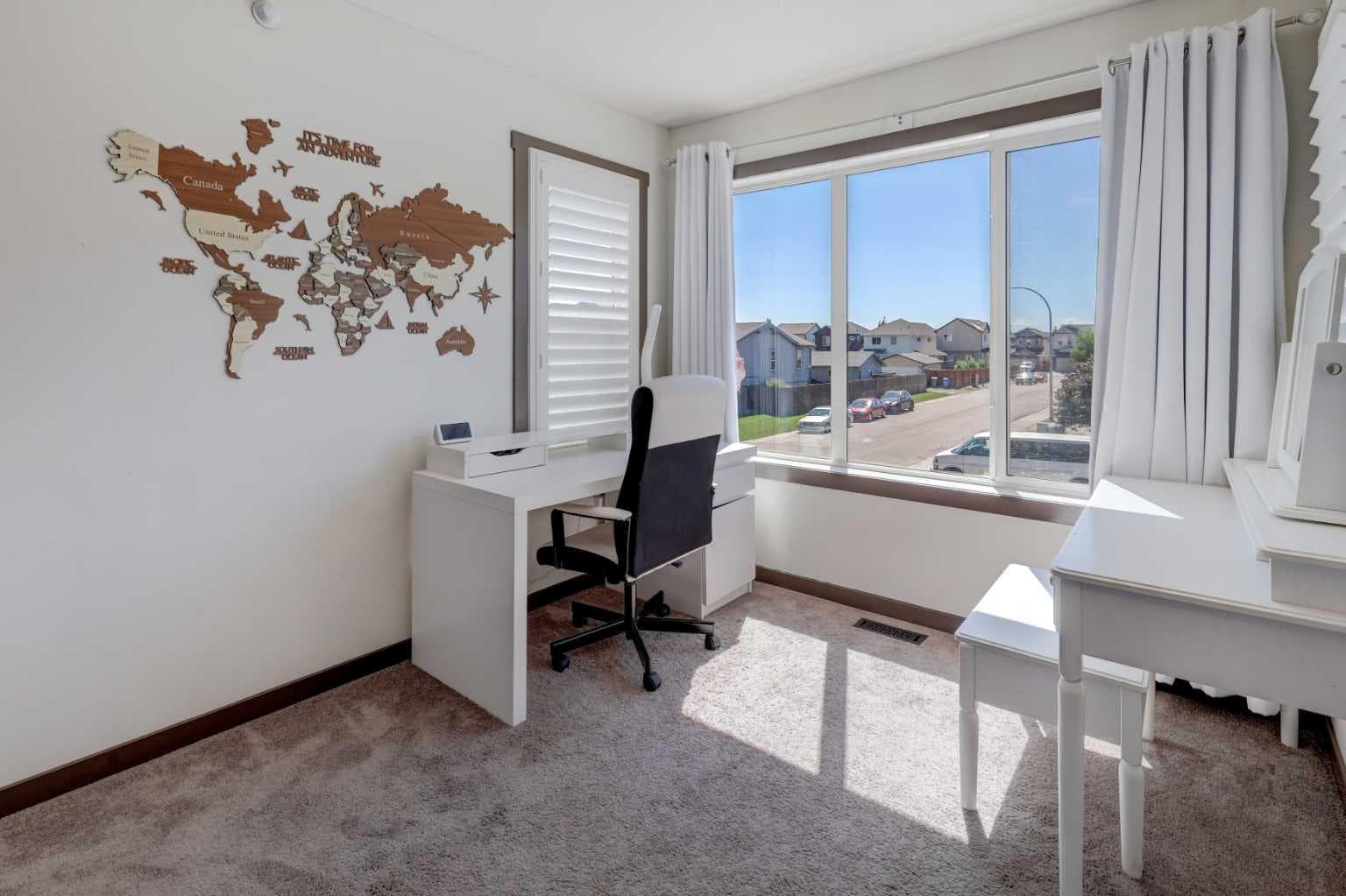 5 Covecreek Mews NE